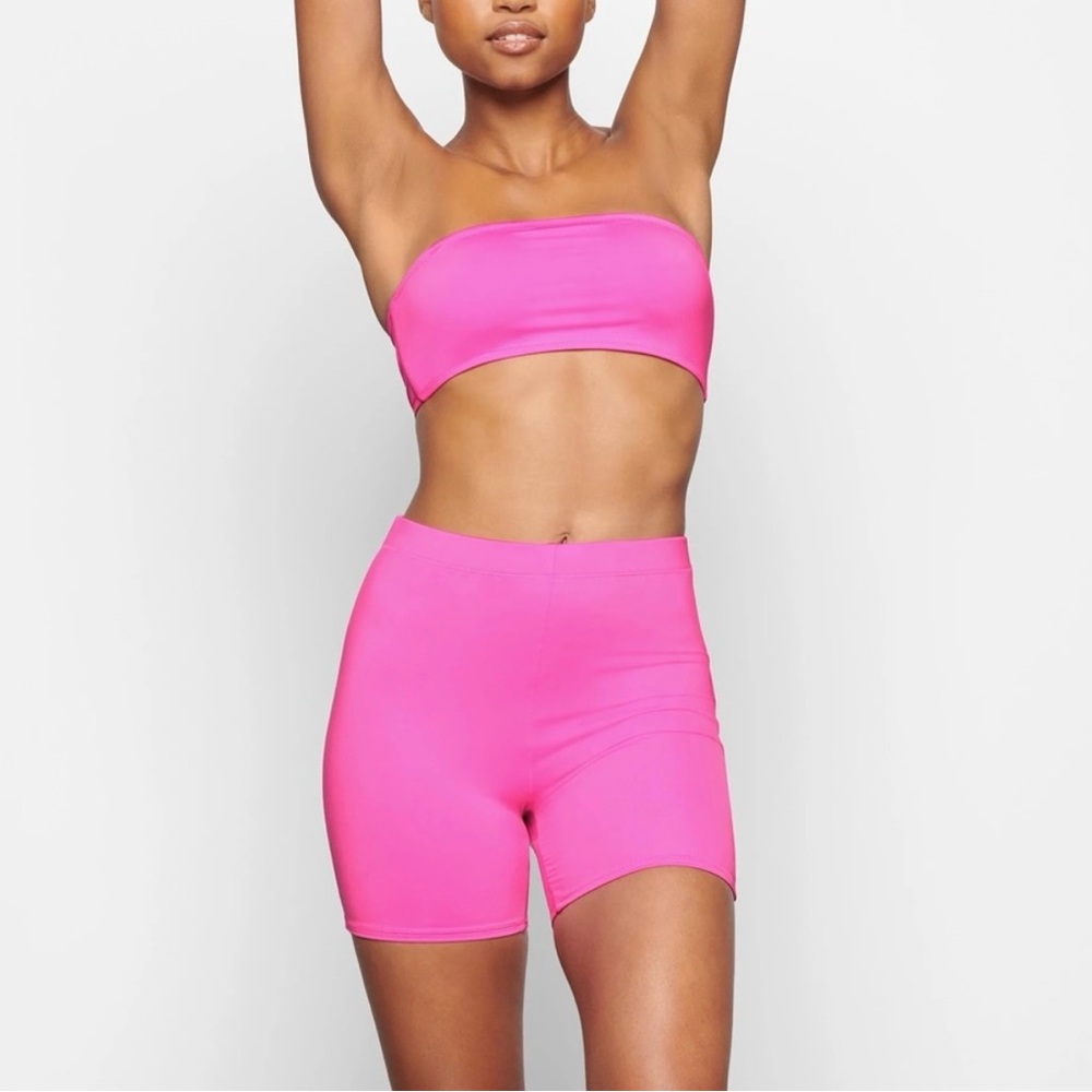 Skims NWT Fits Everybody Biker Shorts in Neon Pink Size 2X